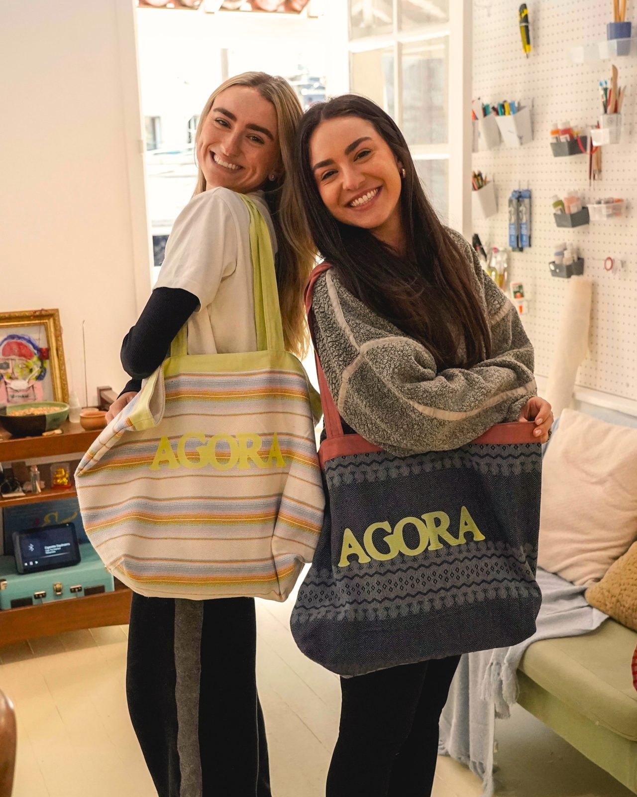 Duas bolsas agora no ateliê